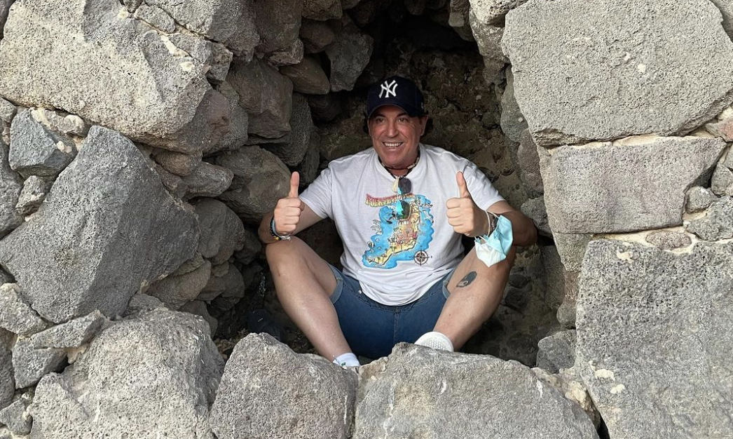 Pipi Estrada posa en una cueva