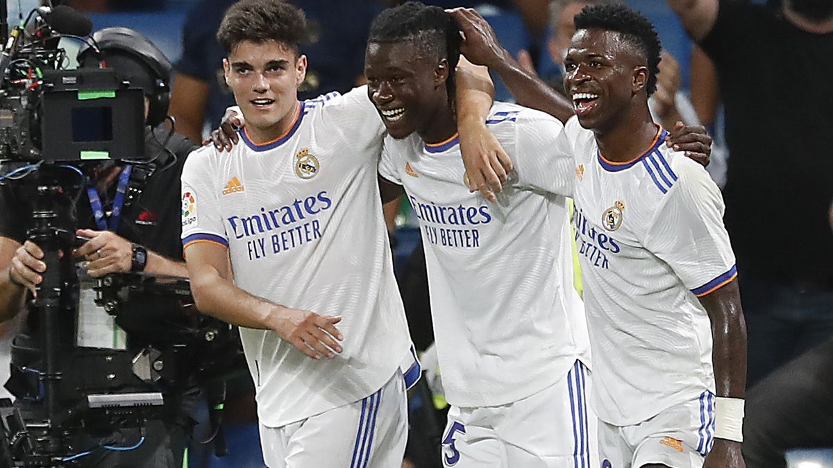 Vinicius y Camavinga en un partido de la temporada pasada: la juventud del vestuario blanco