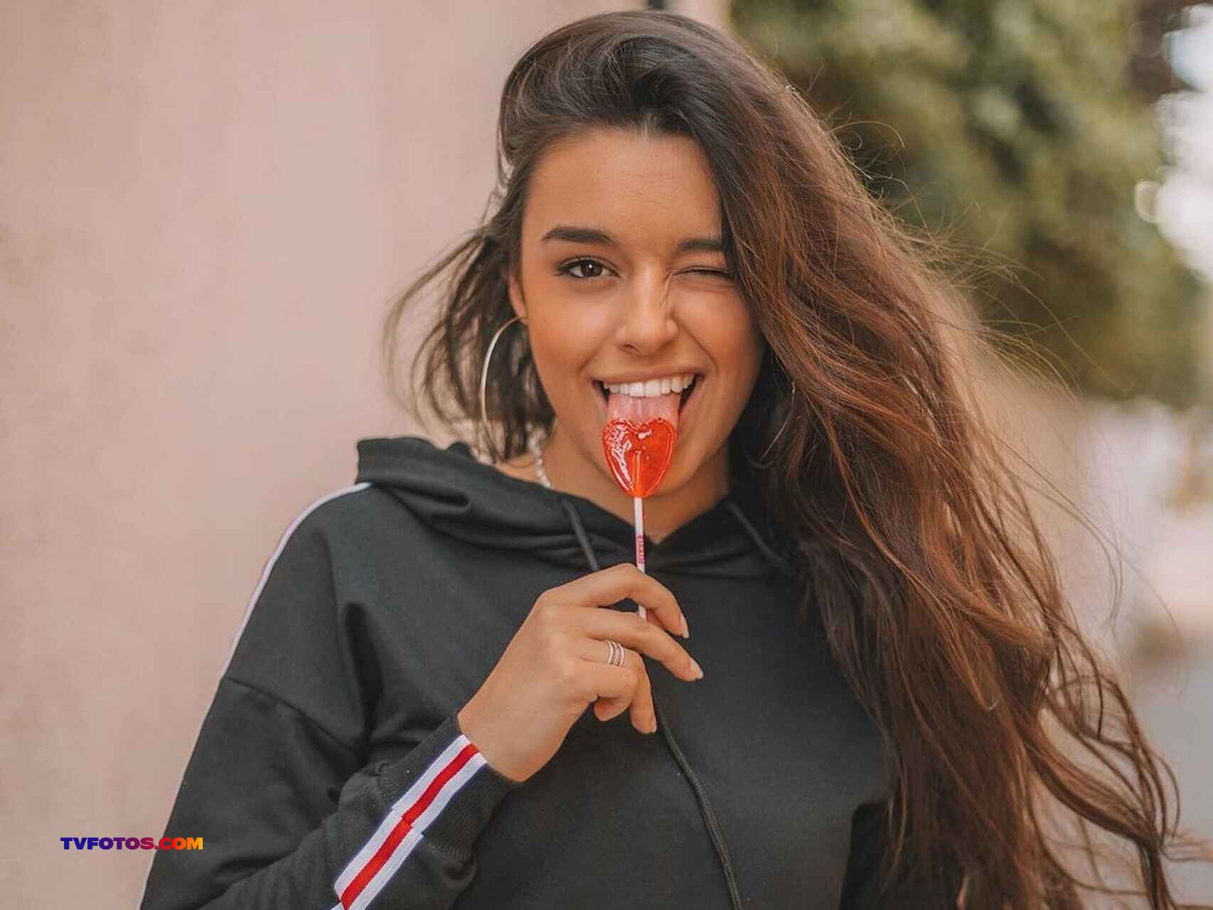 Marta Díaz es la novia del futbolista Sergio Reguilón