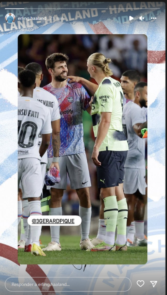 Erling Haaland y Piqué tras el partido en el Camp Nou