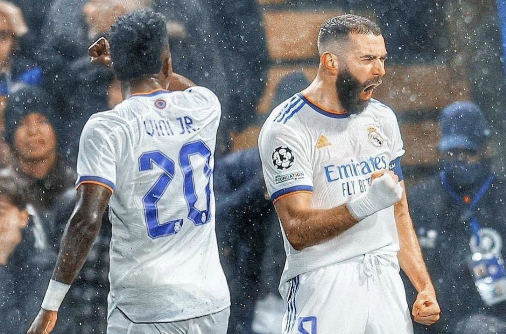 Karim Benzema y Vinicius tras anotar el mejor gol de la Champions League