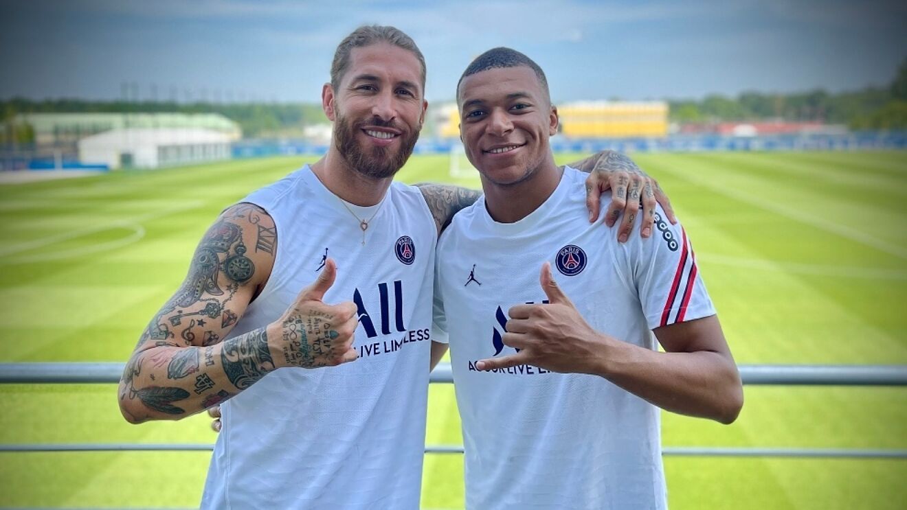 Sergio Ramos y Kylian Mbappé juntos en un entrenamiento con el PSG 