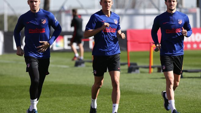 morata marcos llorente y mario hermoso en la sesion de este viernes foto atm 001 morata marcos llorente y mario hermoso en la sesion de este viernes foto atm 001