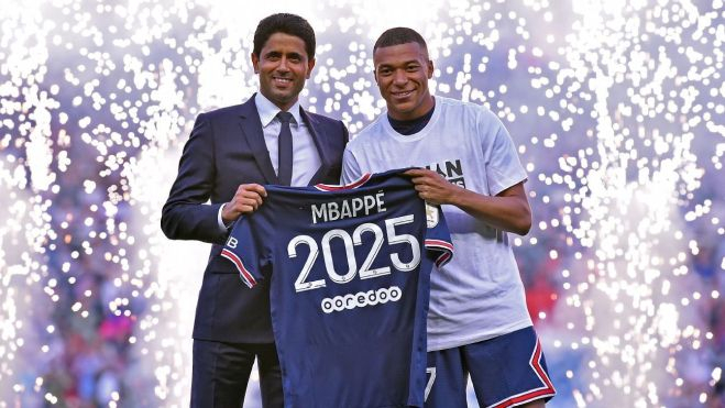 Mbappé renovó con el PSG hasta 2025