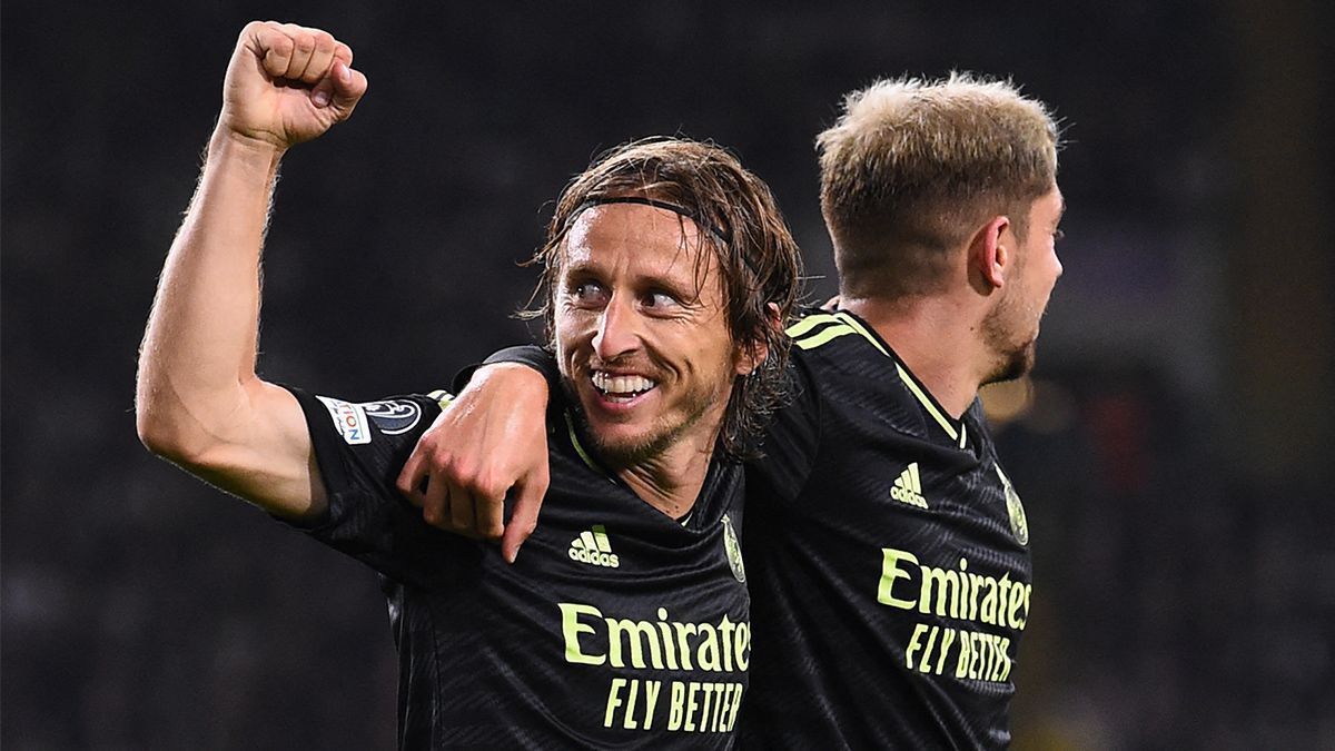 Modric celebrando un gol junto a Valverde el otro día en Champions