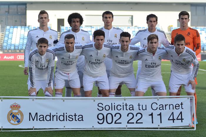 Lucas Torró es el tercero de arriba empezando por la derecha Lucas Torró es el tercero de arriba empezando por la derecha